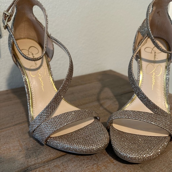 Heels - Picture 2 of 7